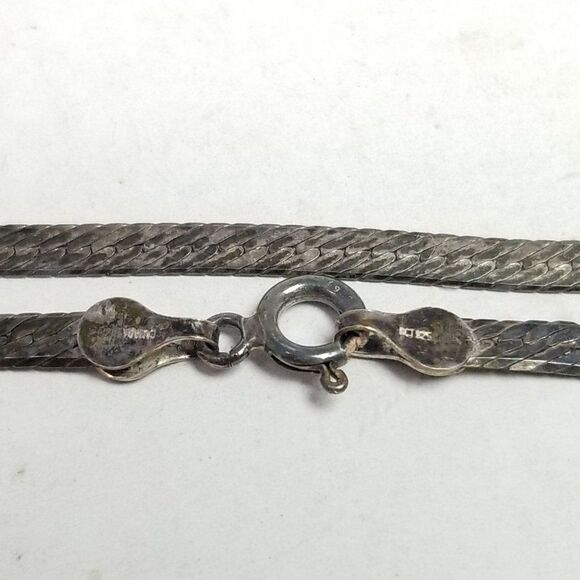Vintage Heavily Tarnished Sterling Silver Herringbone Flat Chain Necklace Estate - Picture 3 of 6